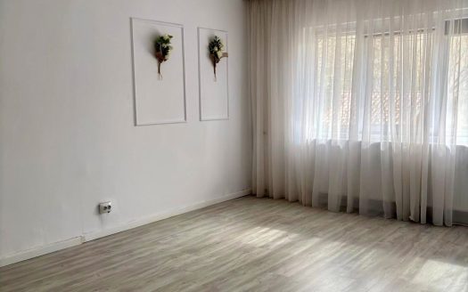 Apartament 3 camere la parter