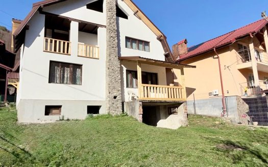 VILĂ LA MUNTE | 5 DORMITOARE