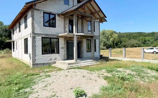 CASĂ P+E | 250 MP | TEREN 1.000 MP | FUNDAȚIE PENTRU A DOUA CONSTRUCȚIE | STRADA BUDA